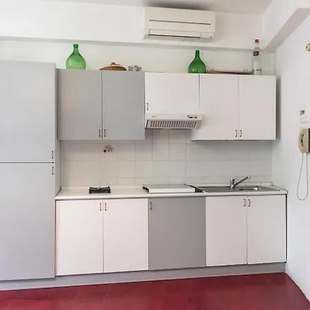 S035 - Sirolo, In Piazza, Vista Mare Apartment *