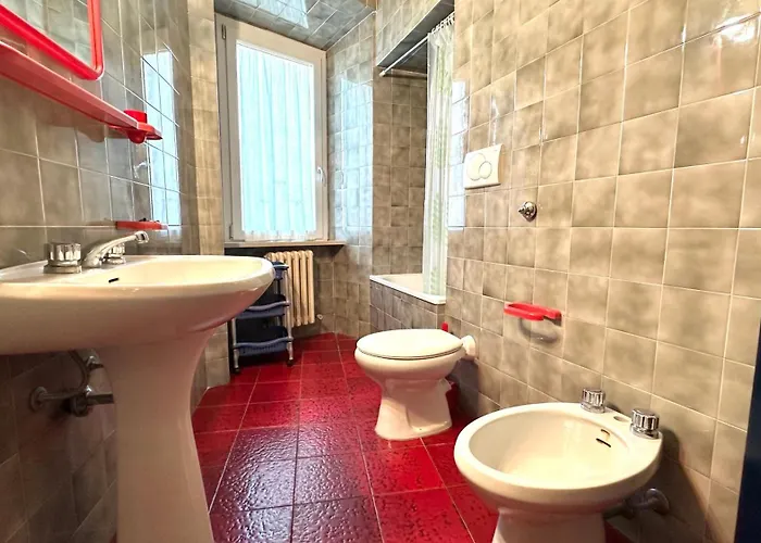 S035 - Sirolo, In Piazza, Vista Mare *